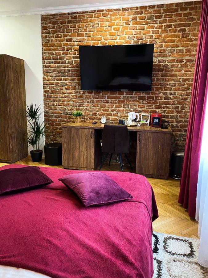 Asha Central Studio Timisoara Esterno foto