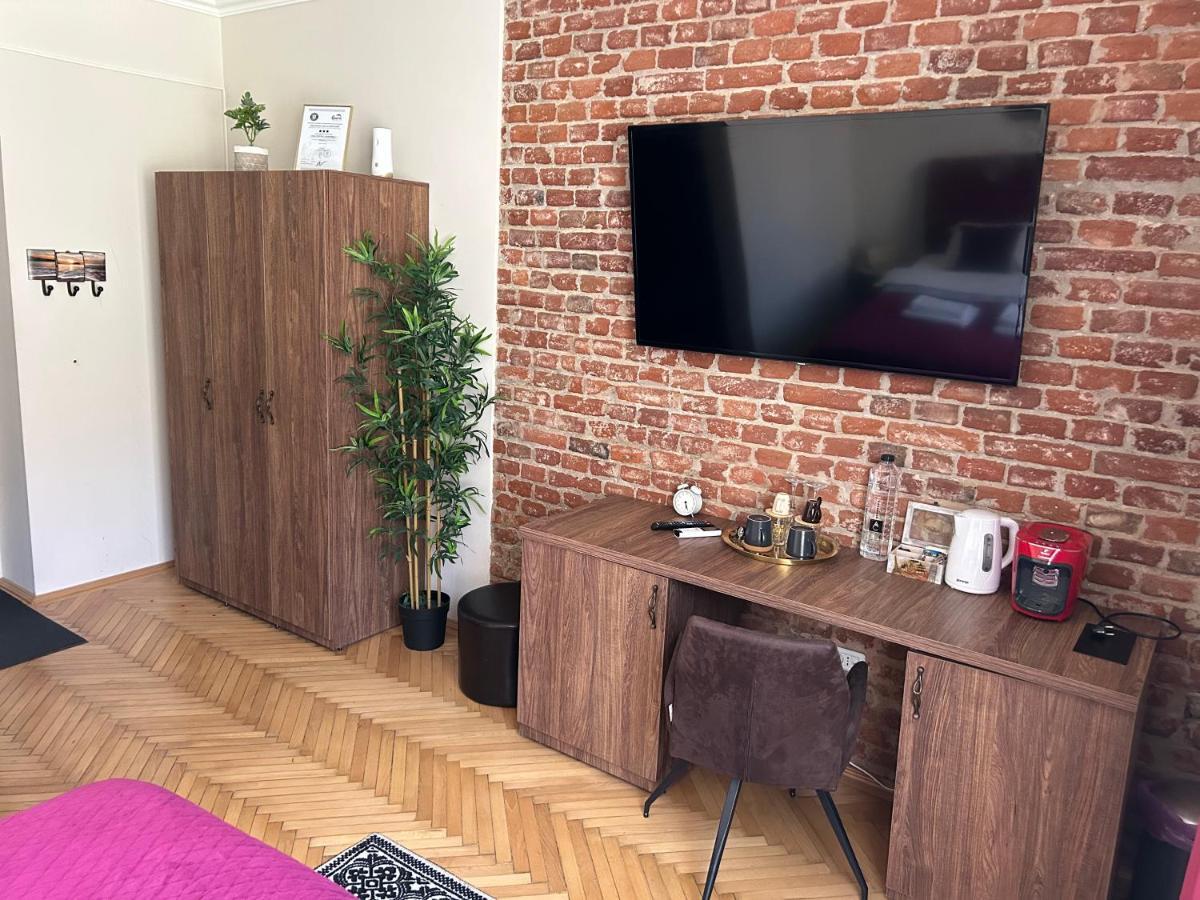 Asha Central Studio Timisoara Esterno foto